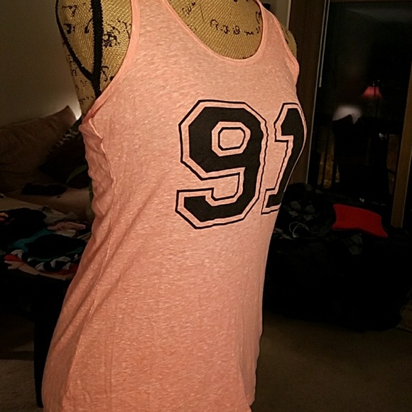 Workout tank - Picture 2 of 3